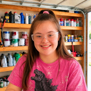 Lily Makes Resin Art mark